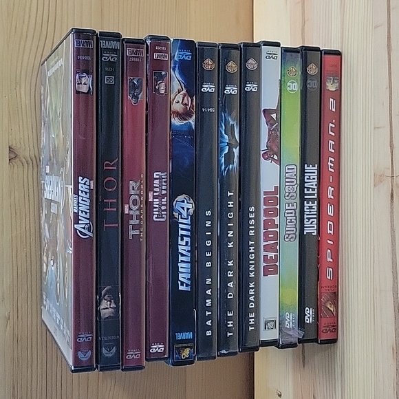 Marvel/ DC  13 dvd bundle - Picture 1 of 5